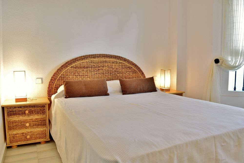 Apartamentos Y Casas Serinamar Marbella El Angel ภายนอก รูปภาพ