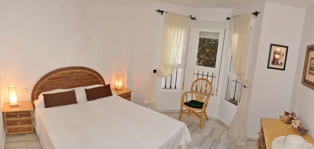 Apartamentos Y Casas Serinamar Marbella El Angel ภายนอก รูปภาพ