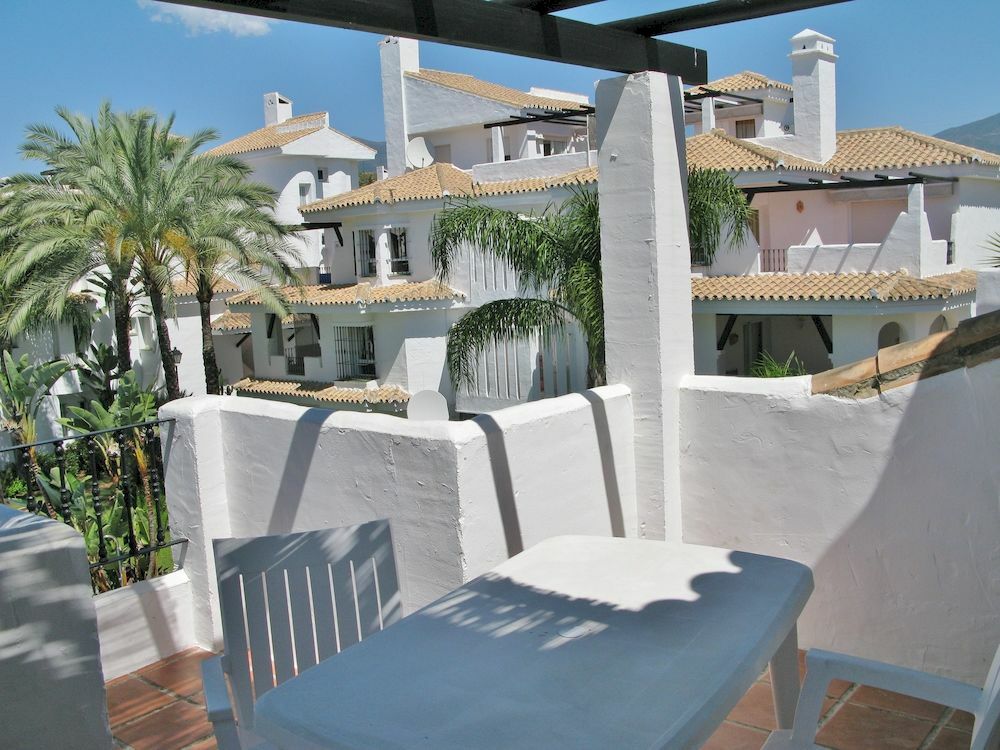 Apartamentos Y Casas Serinamar Marbella El Angel ภายนอก รูปภาพ