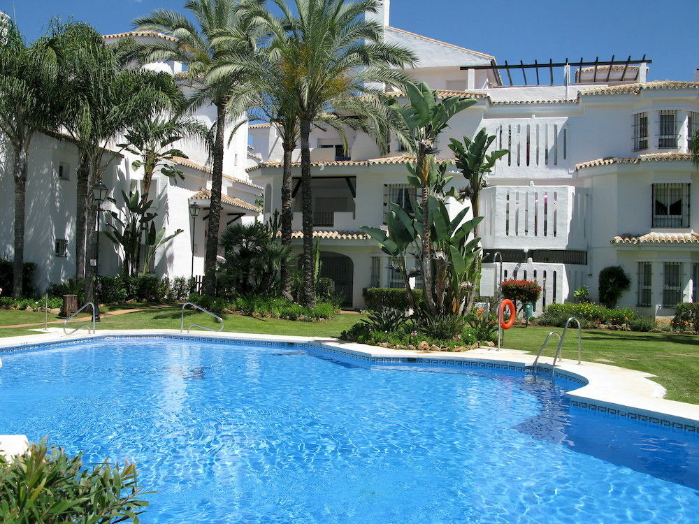 Apartamentos Y Casas Serinamar Marbella El Angel ภายนอก รูปภาพ