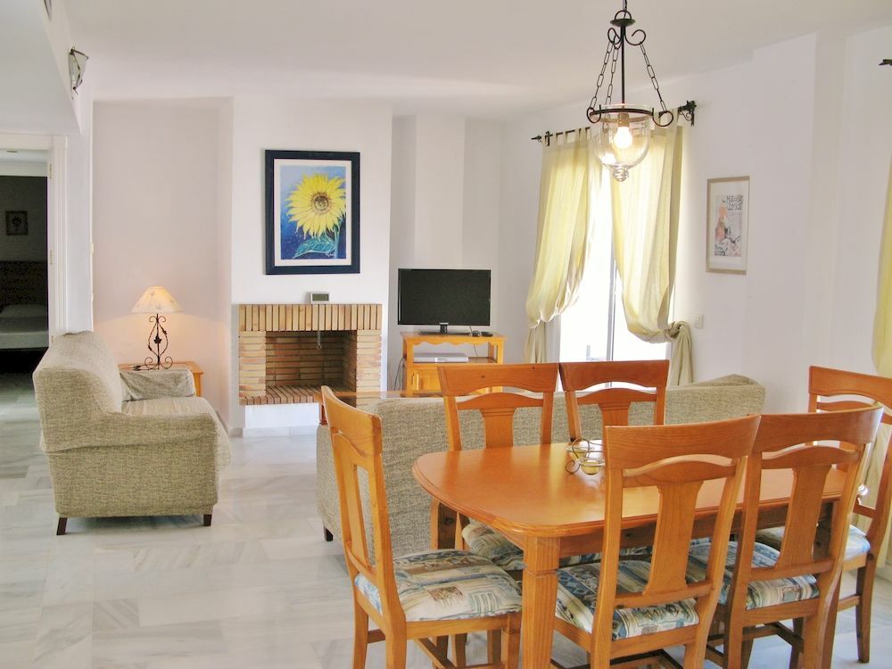 Apartamentos Y Casas Serinamar Marbella El Angel ภายนอก รูปภาพ