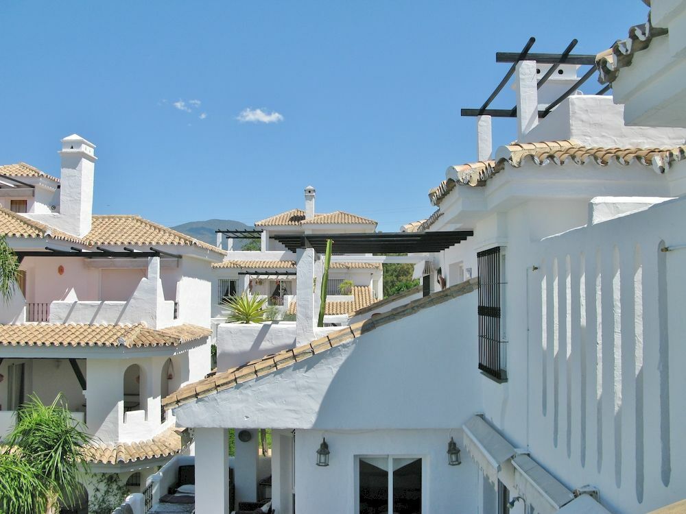 Apartamentos Y Casas Serinamar Marbella El Angel ภายนอก รูปภาพ