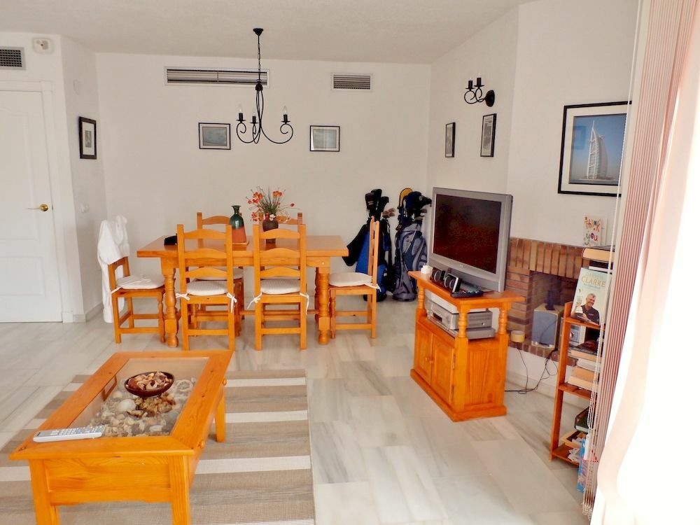 Apartamentos Y Casas Serinamar Marbella El Angel ภายนอก รูปภาพ