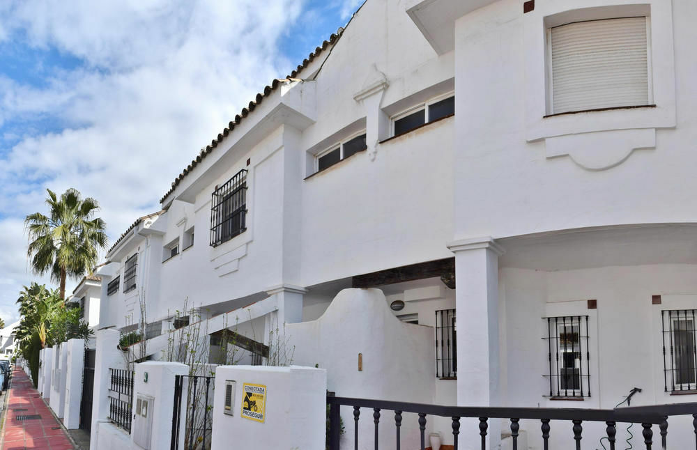Apartamentos Y Casas Serinamar Marbella El Angel ภายนอก รูปภาพ
