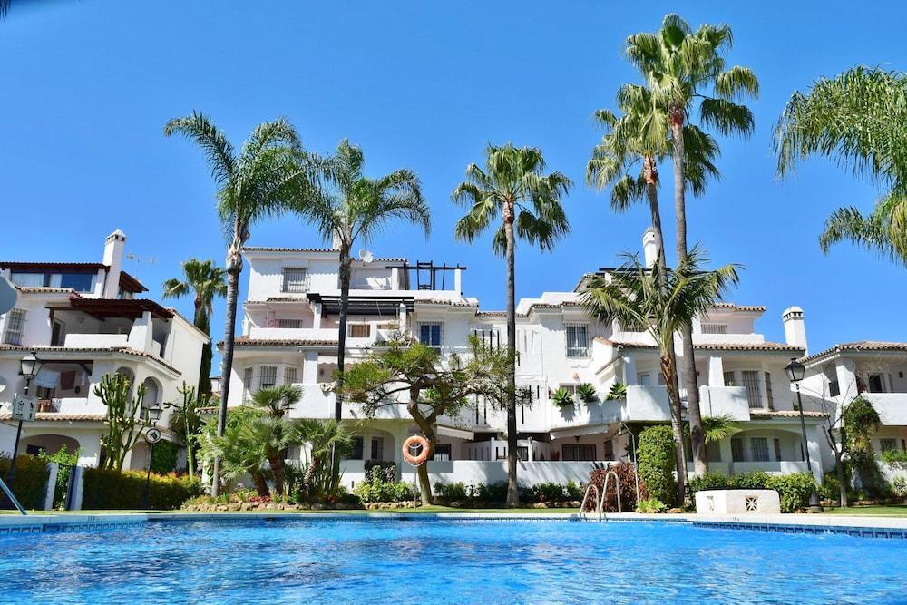 Apartamentos Y Casas Serinamar Marbella El Angel ภายนอก รูปภาพ